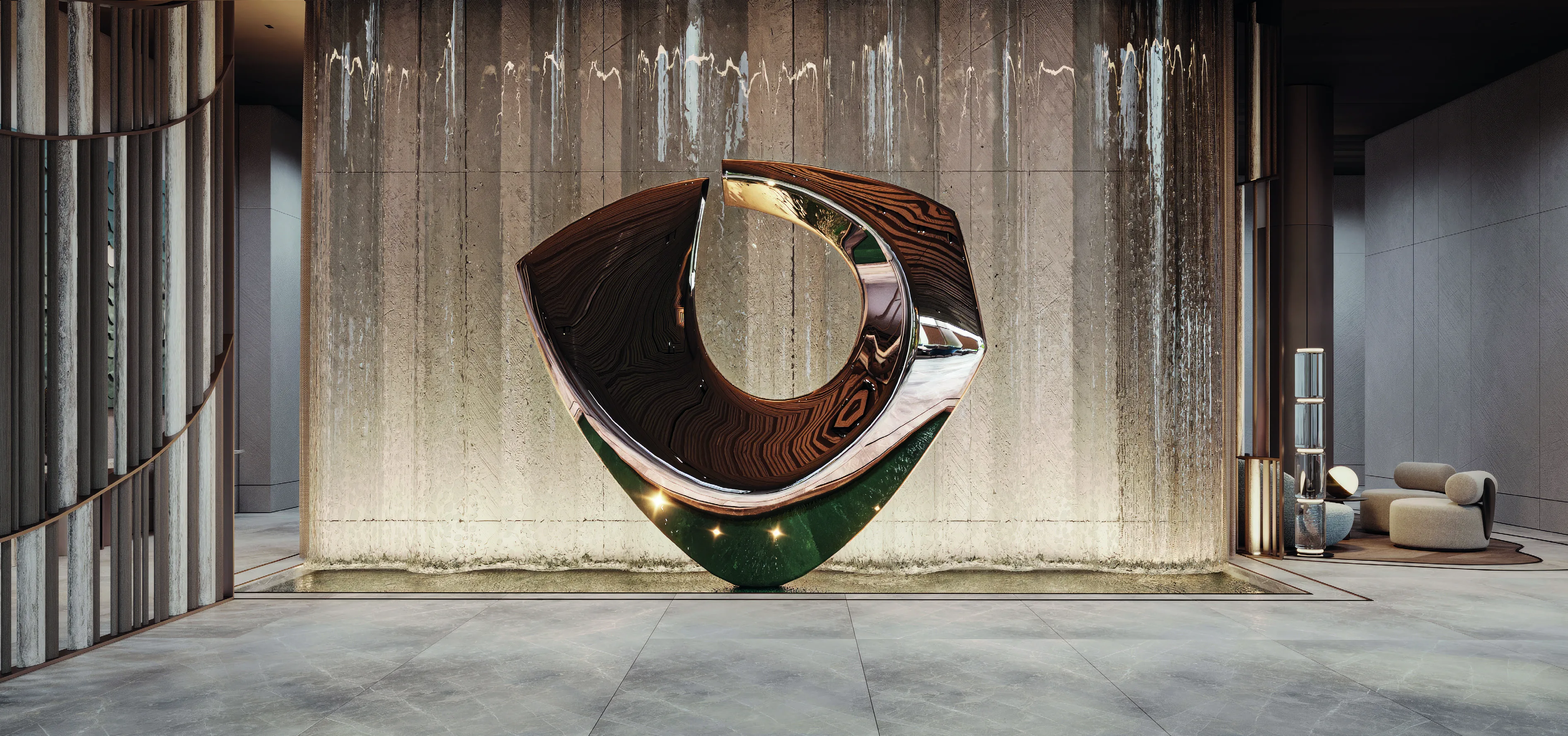 Lobby com escultura cobreada em frente à cascata d'água