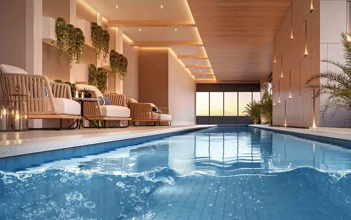 Piscina com raia de 25 metros e solário